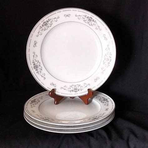 Wade Fine Porcelain China Diana 4 Dinner Plates Etsy Fine Porcelain