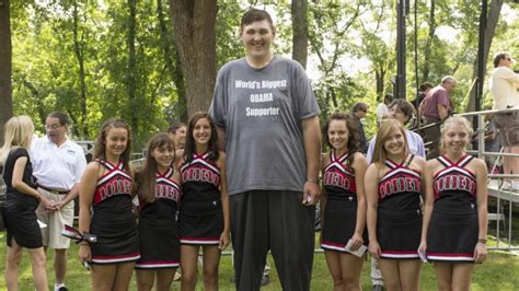 Tallest Man In The Us Dies At 38 The Albany Advertiser