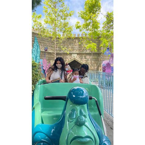 Kylie Jenner Travis Scott Take Disneyland Trip With Daughter Stormi