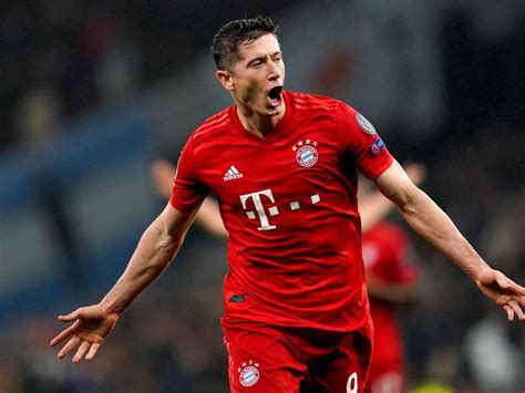 Robert Lewandowski Reflects On Successful Year New Year S Eve Sporting Social Express And Star