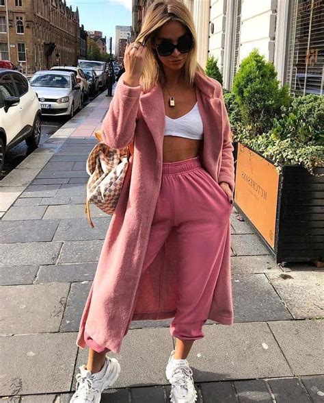 How To Wear Joggers For Women 25 Outfit Ideas 2022 Street Style Review