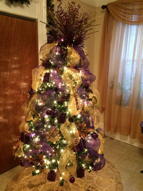 Purple And Gold Themed Christmas Tree Christmas Tree Themes Christmas