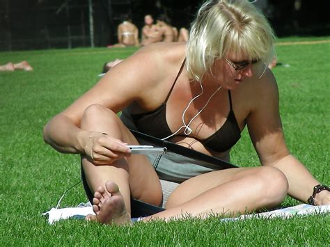 Upskirt In Park July Voyeur Web Hall Of Fame Hot Sex Picture