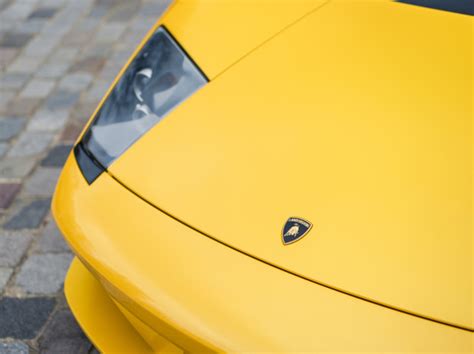 Lart De Lautomobile Lamborghini Murcielago Lp640 Giallo