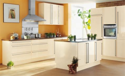 Te mostraré los mejores colores para pintar las paredes de una oficina moderna. Paredes de la cocina en naranja : PintoMiCasa.com