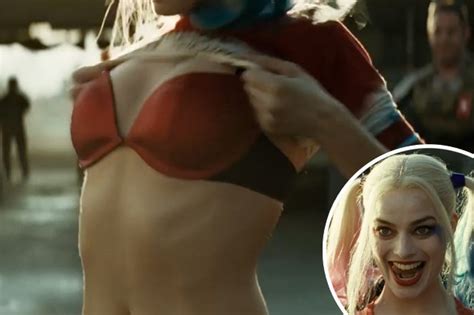 Margot Robbies Harley Quinn Strips Off Into Underwear In New Suicide
