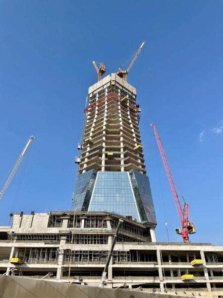 Dmccs Uptown Tower Reaches 150m Office Structures Completed Dubai Blog