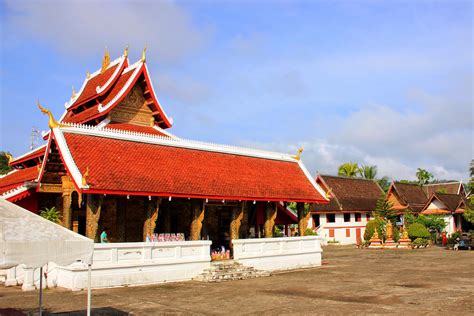 wat-mai-temple-in-luang-prabang