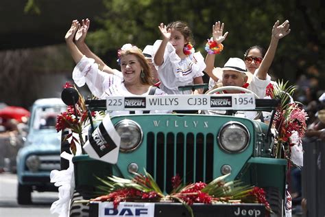 Así Se Vivió El Tradicional Desfile De Autos Clásicos Y Antiguos En La Feria De Las Flores