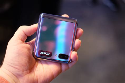 Features 6.7″ display, snapdragon 888 5g chipset, 3300 mah battery, 256 gb samsung galaxy z flip3 5g. Where you can buy the Samsung Galaxy Z Flip - stock now ...