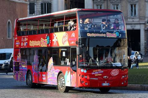 3 Circuits à Arrêts Multiples En Bus Panoramique à Rome Destination Rome