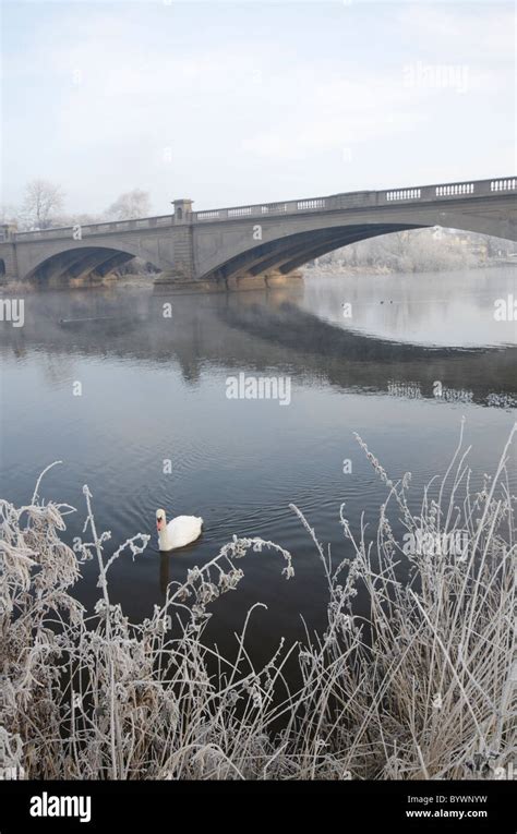 Gunthorpe Bridge Near Nottingham Which Crosses The River Trent On A