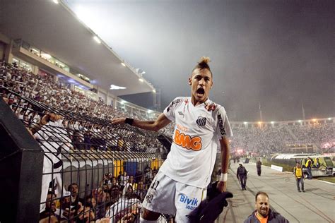 New Report Lists Neymar Among The Five Greatest Players In Santos