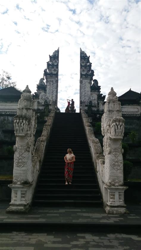 Pura Lempuyangan Luhur Bali Wisata Religi Dan Budaya Di Satu Tempat