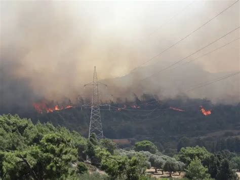 Photos Villages On Rhodes Evacuated As Fires Hit Island The Pappas Post
