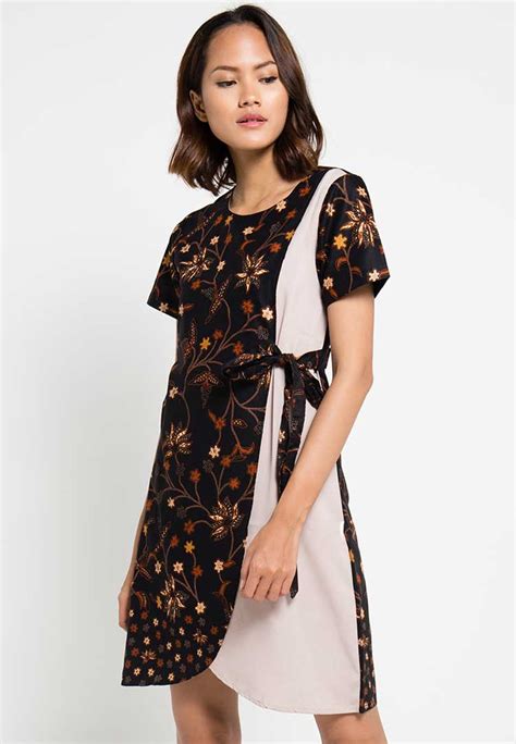 Yuk jadi yang pertama tau diskon & penawaran terbaik dari jd.id. √ 30+ Model Dress Batik (MODERN, KOMBINASI, ELEGAN, TERBARU)