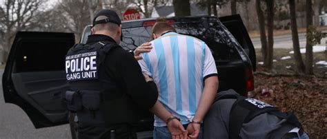 border officials arrested around 9 000 criminal migrants in fiscal year 2021 the daily caller