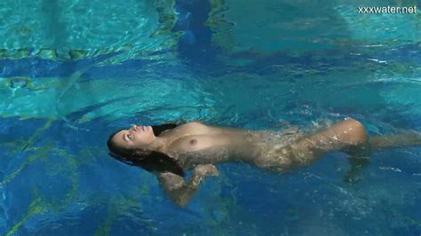 Sexy Mermaid Puzan Bruhova Performs Her Hot Underwater Show Anysex