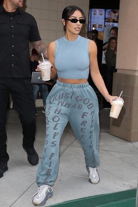 Kim Kardashian Burgerim In Los Angeles May 9 2019 Star Style