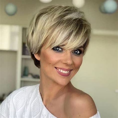 √best Short Haircuts For Women Over 50 2021 17 Best Short Hairstyles For Women Over 50 With