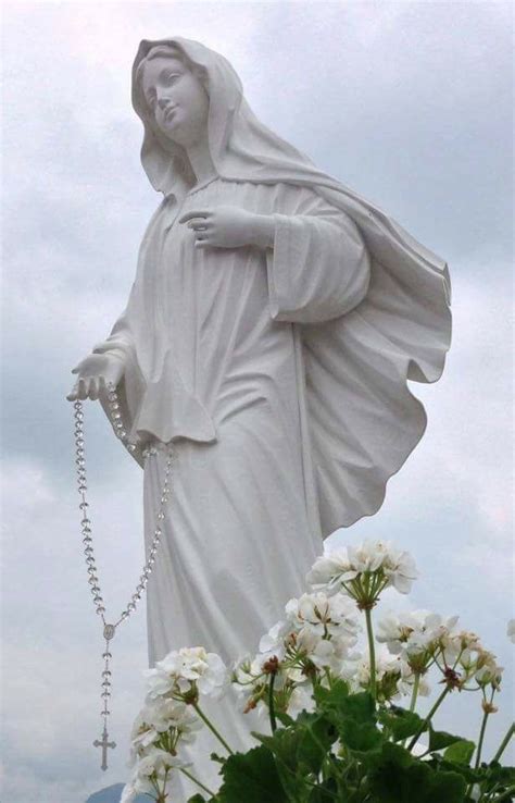 Pin De Emanuela Em 0 Madonna Blessed Mary Católico Our Lady Sagrada