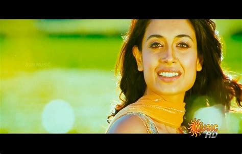 Theeradha Vilaiyattu Pillai 2012 En Jannal Vandha Video Song