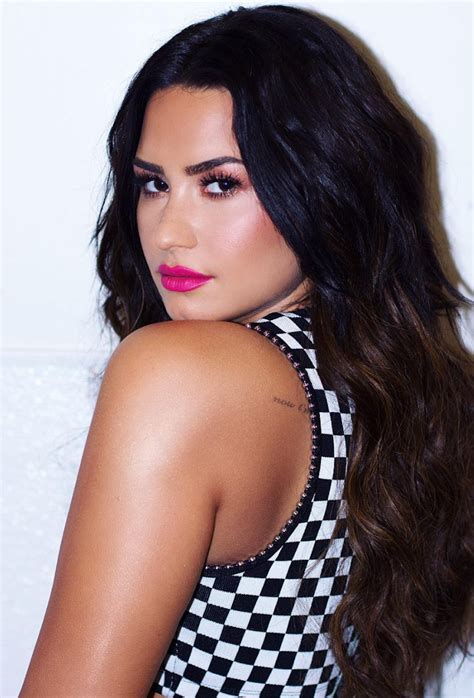 Demi Lovato Is A Lesbian Now And Is Dating Lauren Abedini Twitter Concludes The Hollywood Gossip