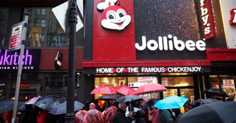 In Photos Jollibee Opens In Manhattan New York