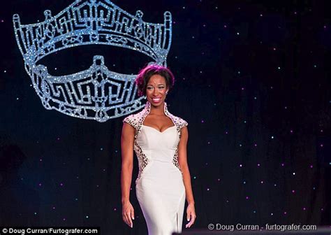 Miss Delaware Amanda Longacre Stripped Of Her Crown For Being Too Old Daily Mail Online