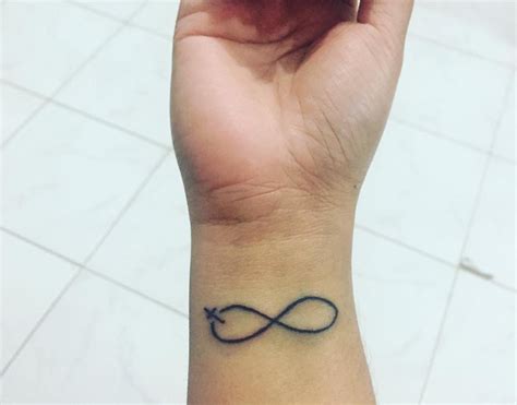 In general, the 2 crossed line of this symbol actually symbolizes the 4 direction, which also may symbolize for the four phases of natural disaster and the moon. 45+ Cross Tattoo Designs, Ideas | Design Trends - Premium ...