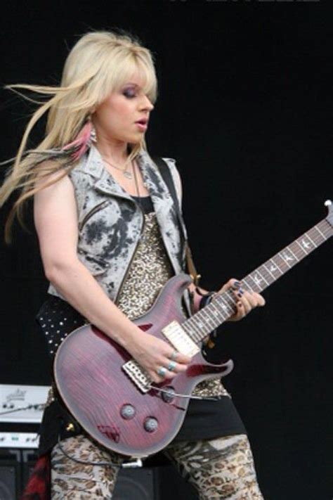 Rock Guitarist Female Guitarist Female Musicians Dame Prs Guitar