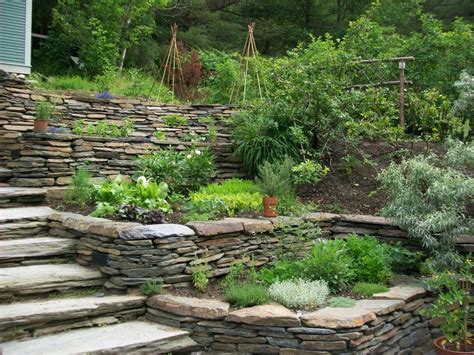Tiered Stone Retaining Wall With Landscape Beds Rock Wall Gardens