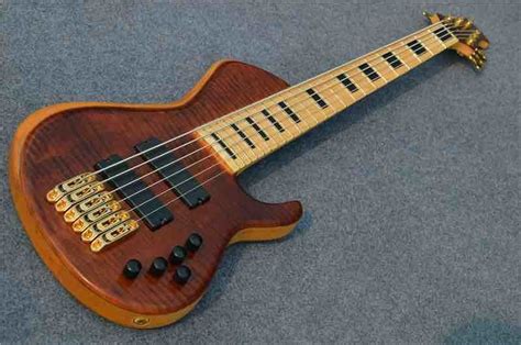 Custom Shop Elm Body Maple Fingerboard Bass Guitar China 6 String Bass