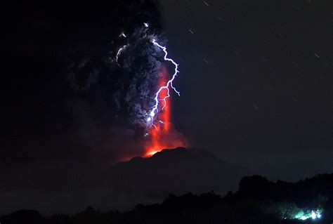 Volcanic Thunder Recorded For The First Time Ever And It Sounds Epic