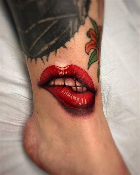 Red Lips Tatoo