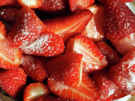 Sliced Strawberries Photograph By Ian Gowlandscience Photo Library