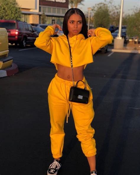 Pᴏsᴛ Pᴀɢᴇ 🖤 On Instagram Yellow 🤩 Fashion Outfits Swag Outfits