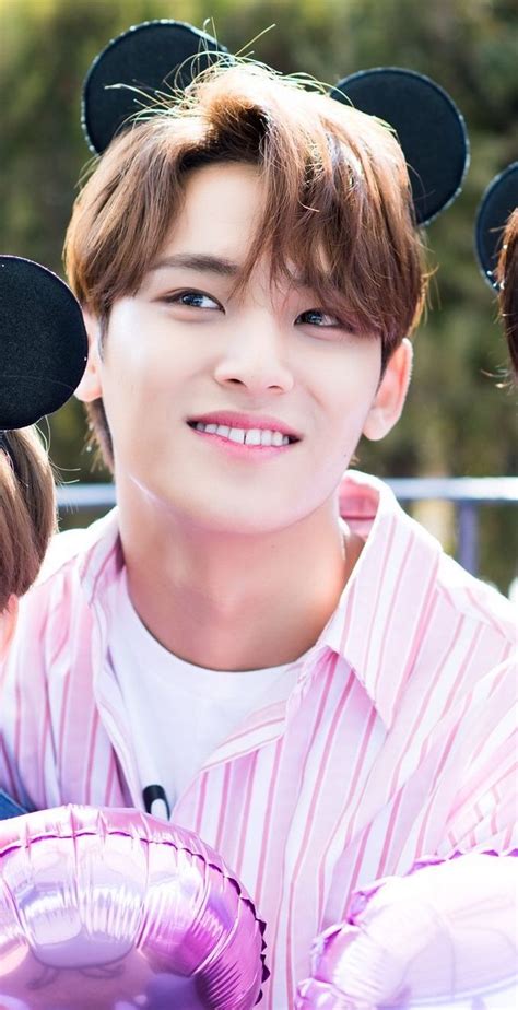 Im Painting All My Dreams The Color Of Your Smile Mingyu Seventeen