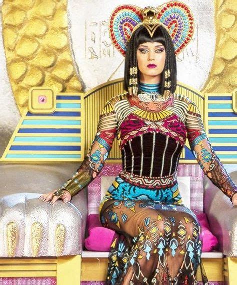 Katy Perry Premieres Video For Dark Horse Katy Perry Cleopatra