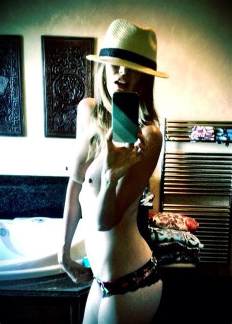 Actress Lori Heuring Nude Leaked Uncensored Pics