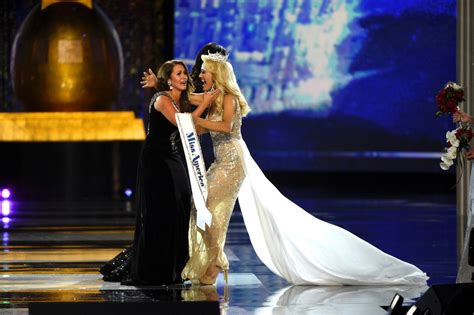 Novou Miss America Sa Stala T To Kr Ska Kritizuje Trumpa A M Ve K