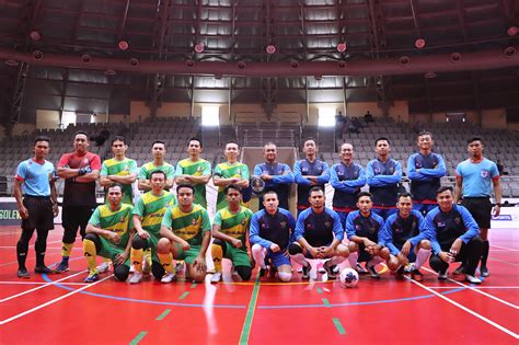 Contoh soalan peperiksaan pegawai tadbir n41 terengganu | adakah anda calon yang dipanggil untuk menduduki peperiksaan pegawai tadbir gred n41 negeri terengganu tahun 2018? Pertandingan Futsal Pegawai Tadbir Negeri 2019 ...