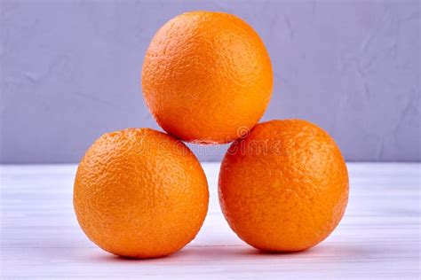 Three Whole Orange Fruits Stock Image Image Of Dietary 140302319
