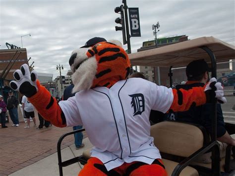 Fans Celebrate Tigers Opening Day In Style Tigers Opening Day