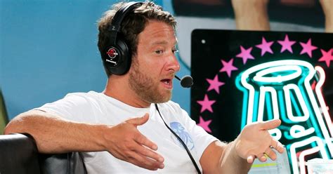 Barstool sports founder dave portnoy discusses taking up day trading and upsetting the wall street establishment with his bullish trading attitude. Barstool Sports Founder Dave Portnoy Pummels CNN, Exposes ...