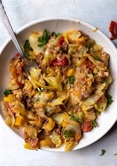 Recipe ideas for appetising and exclusive low carb dishes, snacks, shakes or dessert variations, packed with protein power! UNSTUFFED CABBAGE CASSEROLE {Low-Carb!} - WonkyWonderful