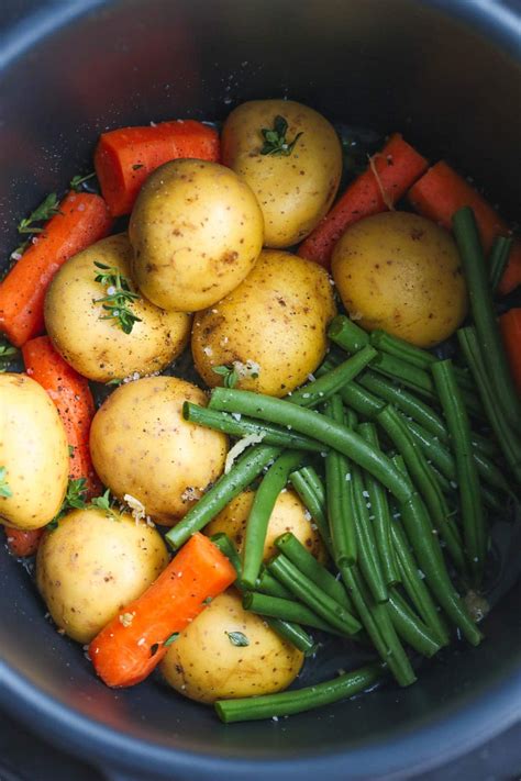 Season with salt and pepper to taste. INSTANT POT POTATOES WITH GREEN BEANS AND CARROTS (With ...