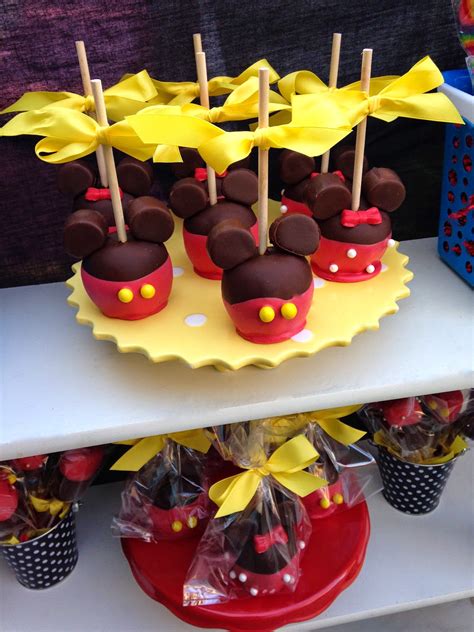 Hawaiian luau themes are very popular for graduation parties. LAURA'S little PARTY: Disney themed Grad party!