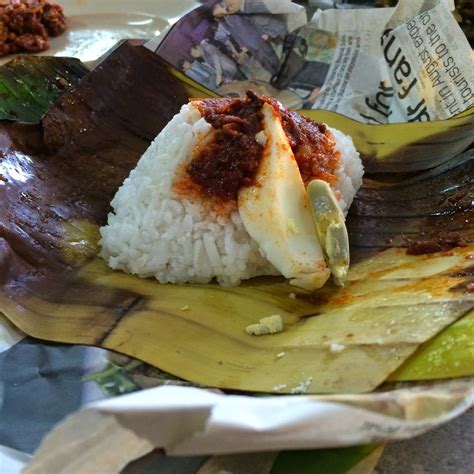 The amount of lemak in the rice wasn't too strong, making it suitable for a wider range of taste buds. Nasi Lemak CT Garden, Kampung Baru