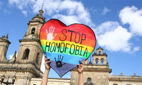 video denuncian caso de homofobia en un parque de bogotá